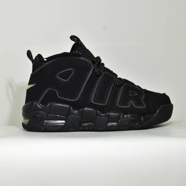 Nike Up Tempo – Negro Mono