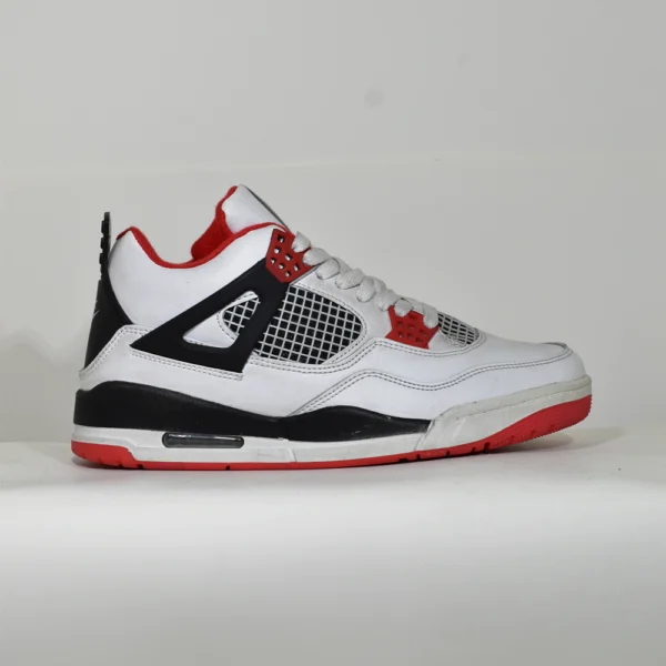 Jordan 4 – Blanco Rojo
