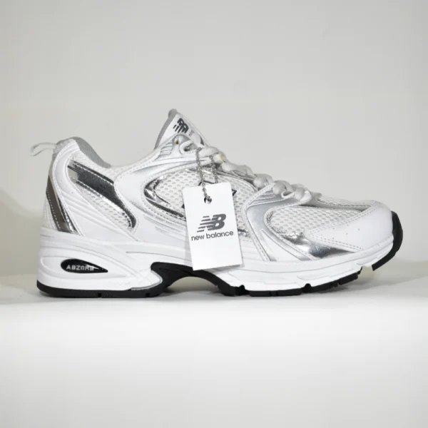 New Balance 530 – Blanco Plata