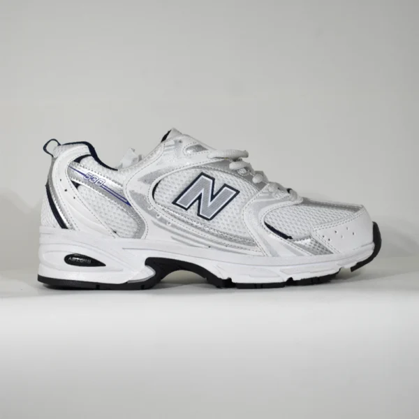 New Balance 530 – Blanco Marino