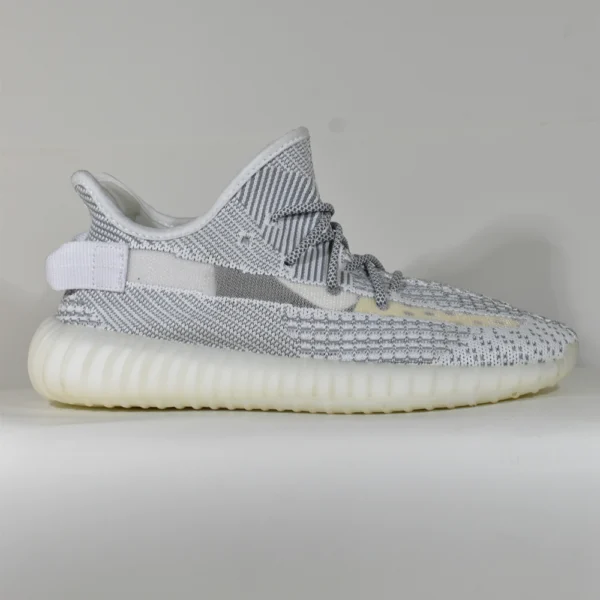 Yeezy 350 – Blanco Gris
