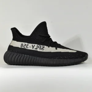 Yeezy 350 – Negro Blanco