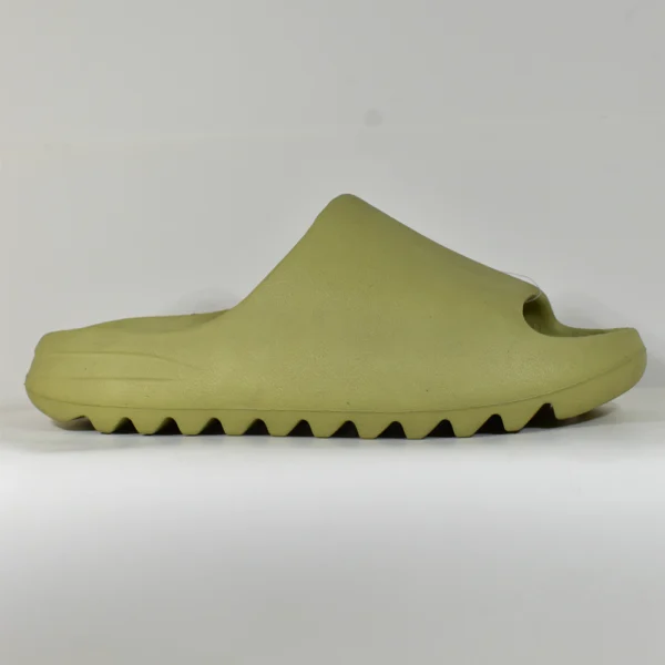 Yeezy Slide – Verde Militar