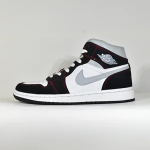 Jordan 1 – Negro Blanco Rojo