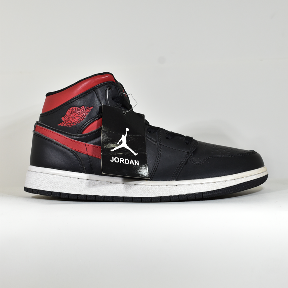 Jordan 1 - Negro Rojo