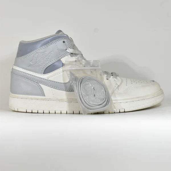 Jordan 1 – Crema Reflectivo