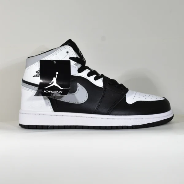 Jordan 1 – Blanco Negro Gris