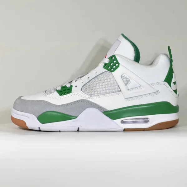 Jordan 4 SB – Verde Pino
