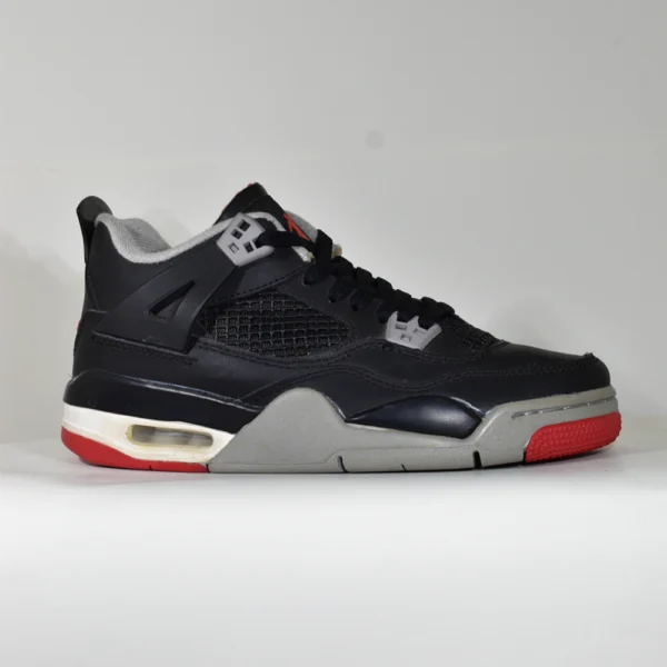 Jordan 4 – Negro Gris Rojo