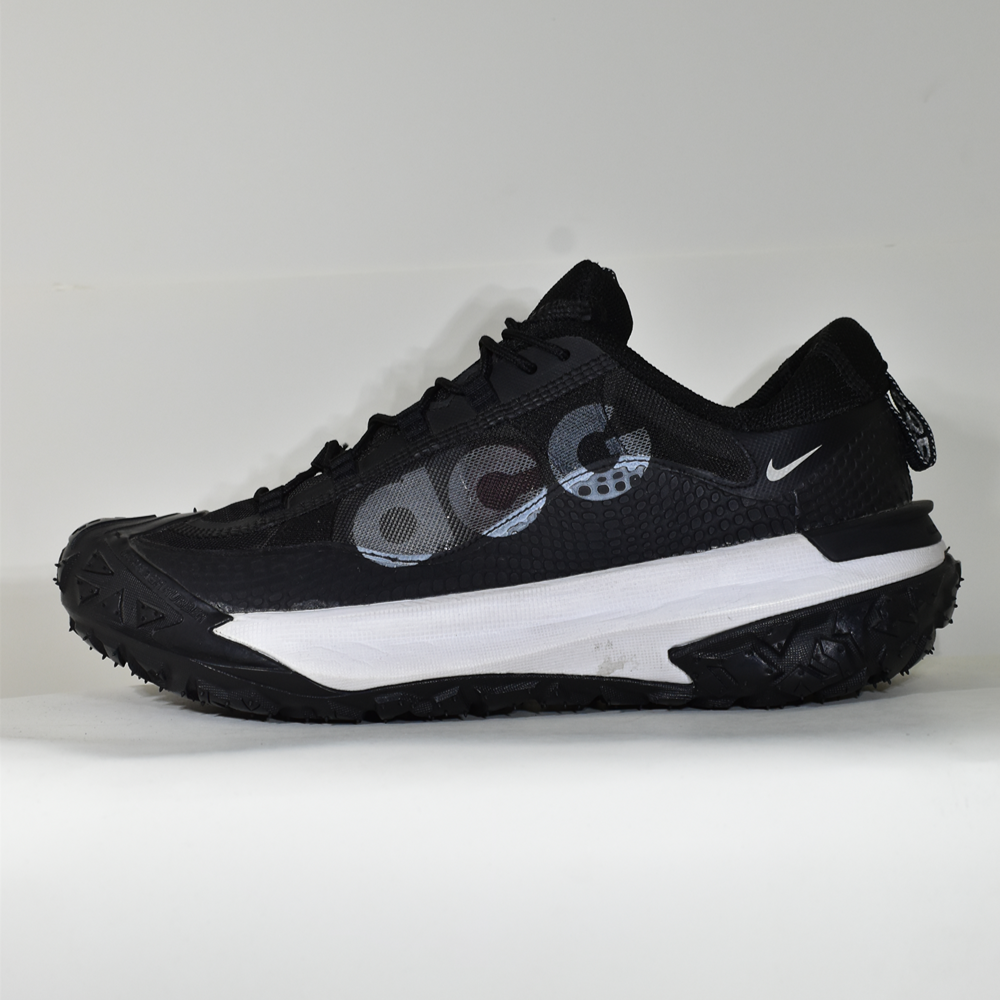 Nike ACG - Negro Blanco