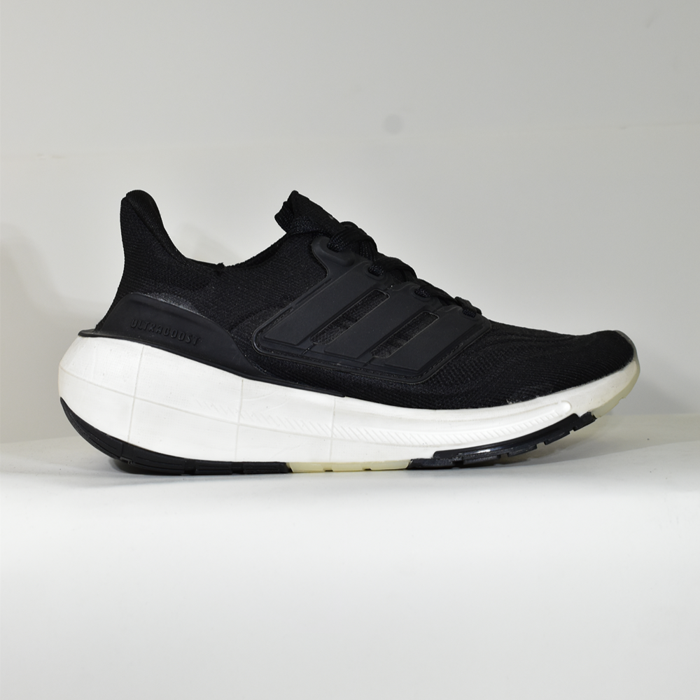 Adidas UltraBoost - Negro Blanco