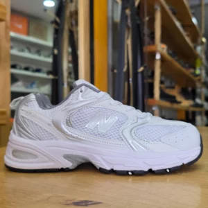 New Balance 530 – Gris Plata
